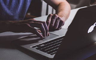 开云体育网站-甜蜜厮杀：运动员们全神戒备礼尚往来