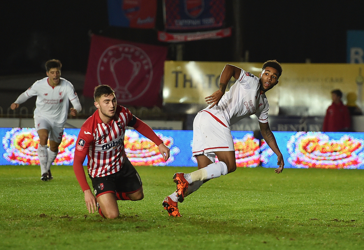 开云体育地址-阿曼球队赢得胜仗，晋级比赛继续