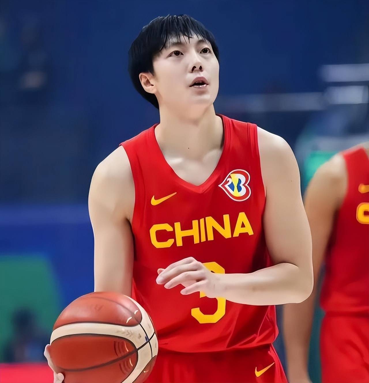 亚洲篮球明星球员备战大赛，加强训练