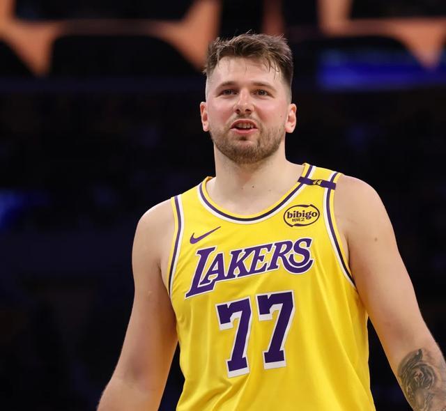 开云体育在线-关于格拉纳达联赛首轮胜利，球迷热议新赛季目标的信息