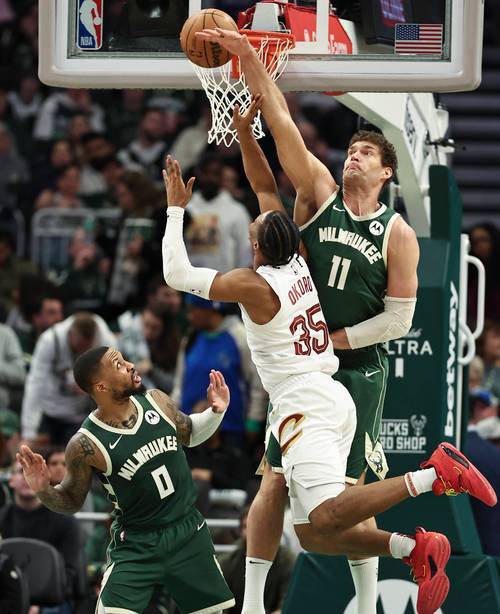 猛龙惨败马刺，遭遇季后赛前景堪忧的简单介绍