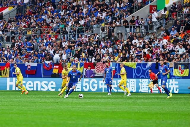 包含斯洛伐克逆袭波兰，成功晋级下一轮的词条