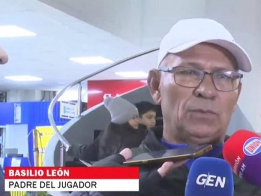 曼联球迷赞扬新援表现，期待更多