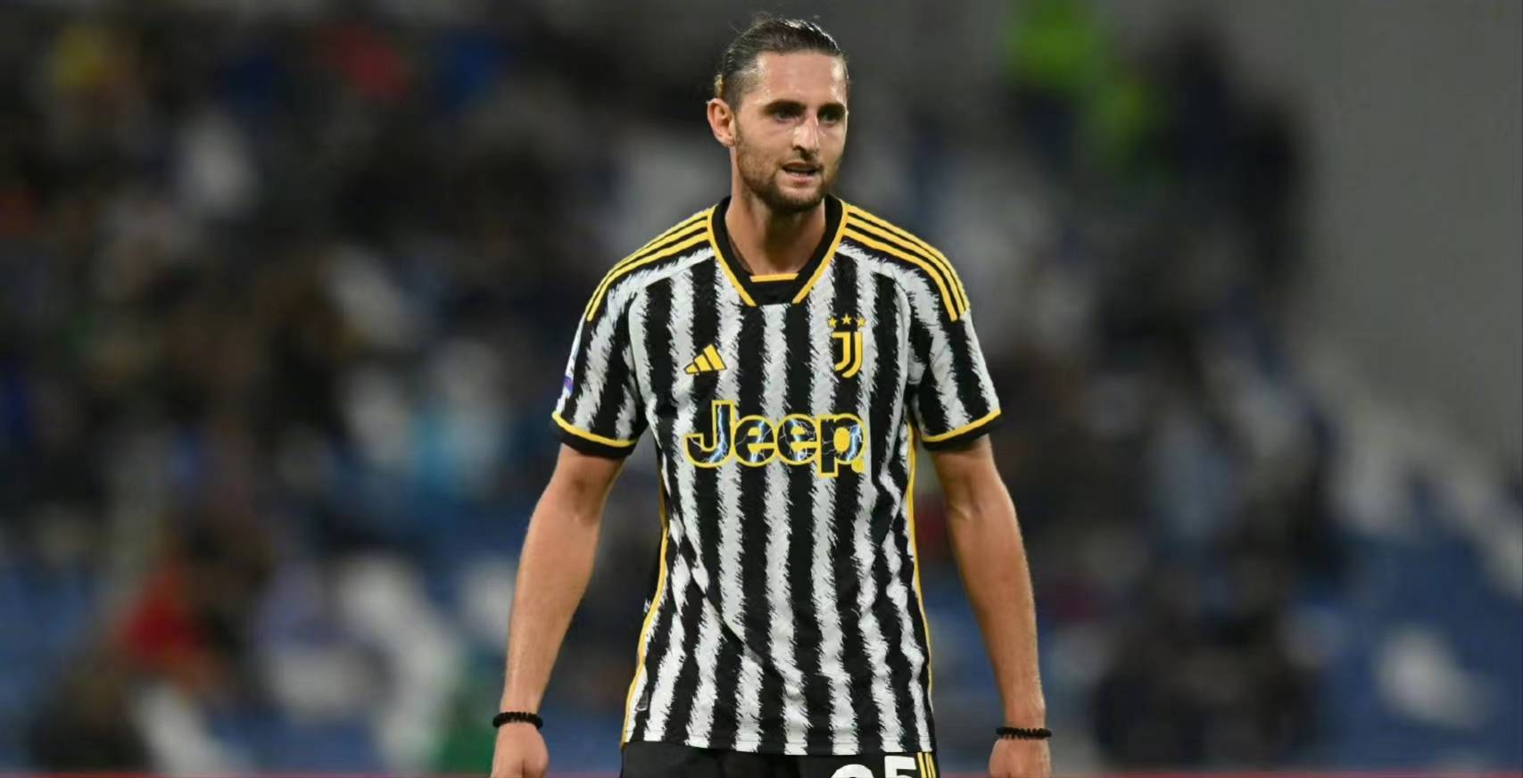 包含尤文图斯中场伤愈归队，球队士气大振的词条