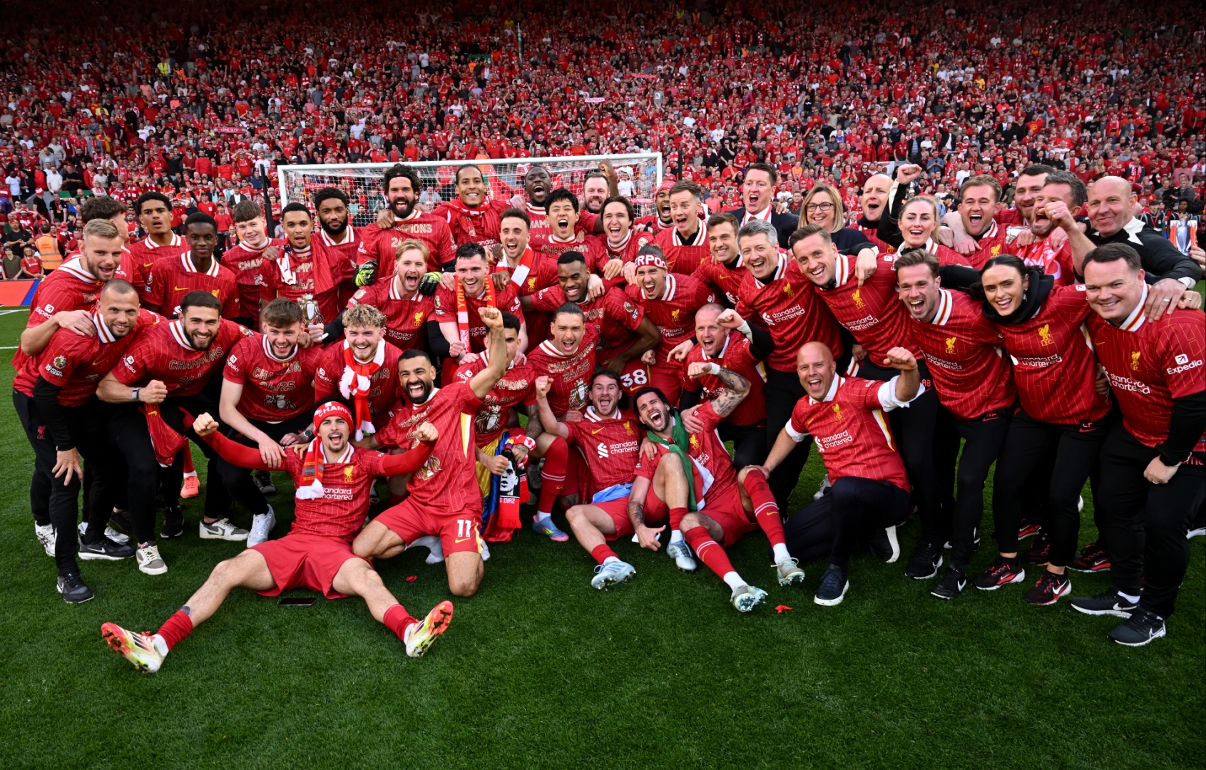 包含沃尔夫斯堡球迷期待球队再次取得胜利的词条