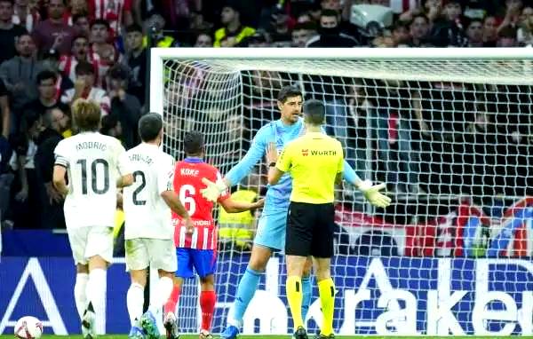 包含马德里德比上演激烈对决引发全球转播的词条