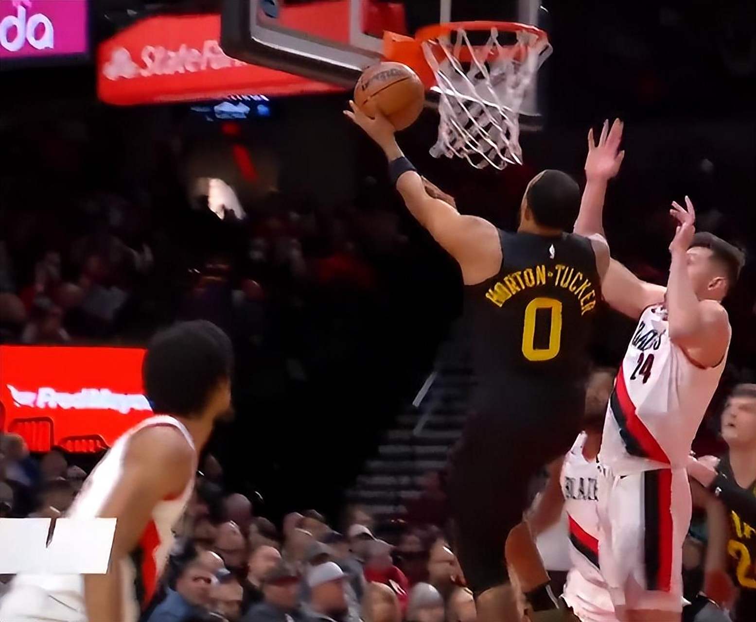 开云体育入口-爵士再胜开拓者，康利稳定表现助球队赢得胜利的简单介绍