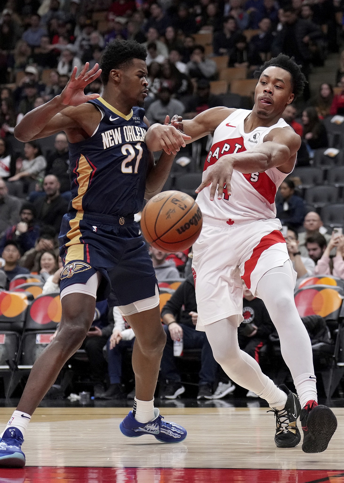 包含猛龙队持续稳定发挥，争夺东部头名的词条