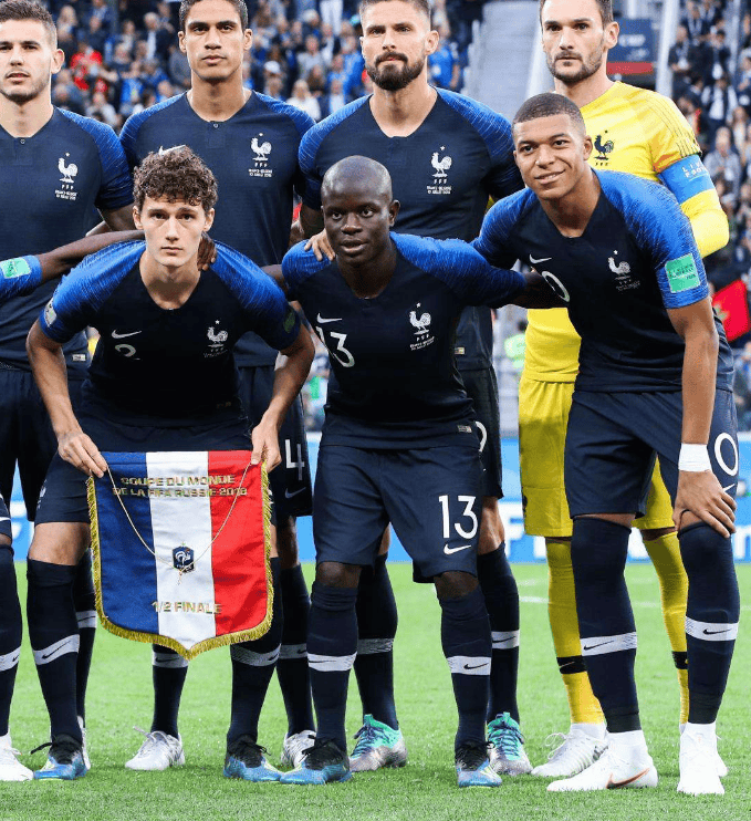 包含比利时队在国际友谊赛中逼平对手的词条