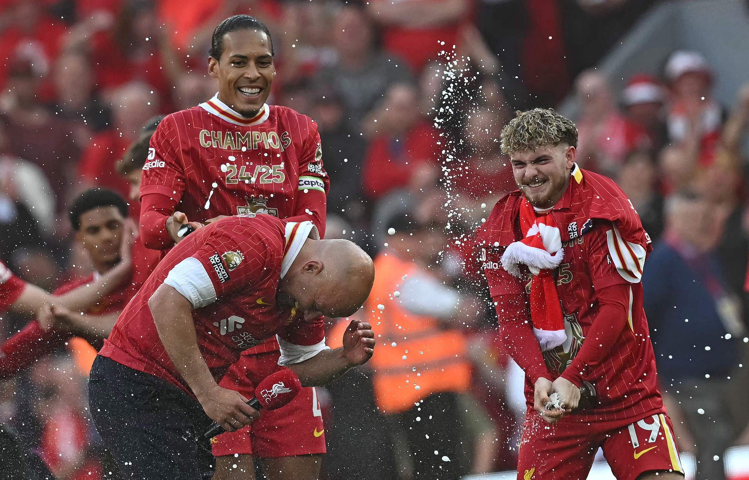 开云体育下载-利物浦主场战胜托特纳姆热刺，领跑榜首