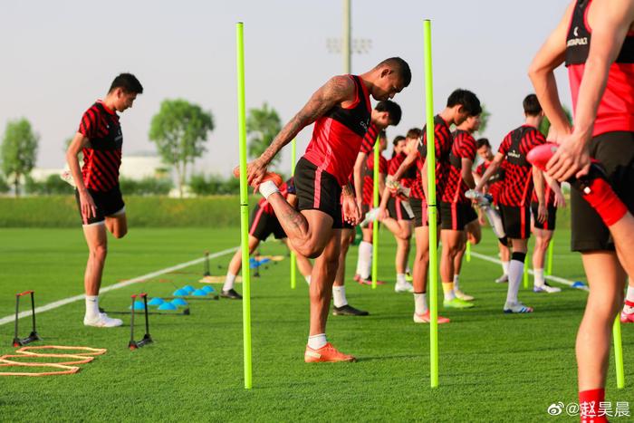 关于上港取得亚冠小组赛首胜，出线前景一片光明的信息