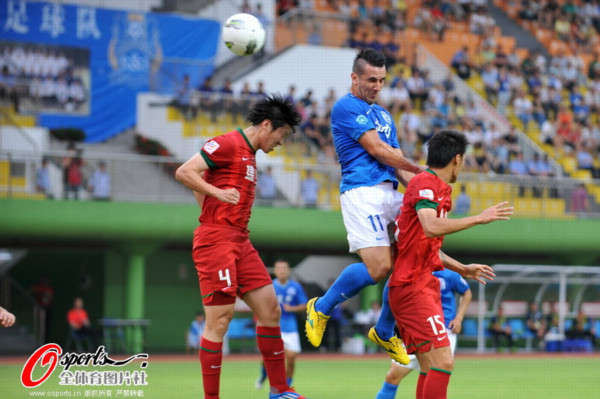 拉斐尔主场难得胜利，庆祝成功