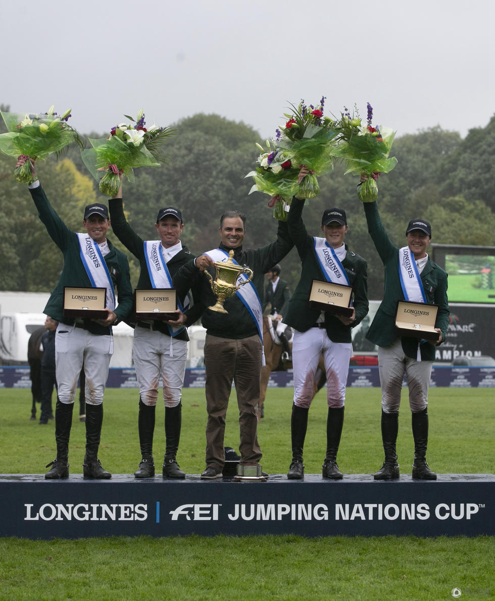 爱尔兰队压倒性胜出引发掌声！