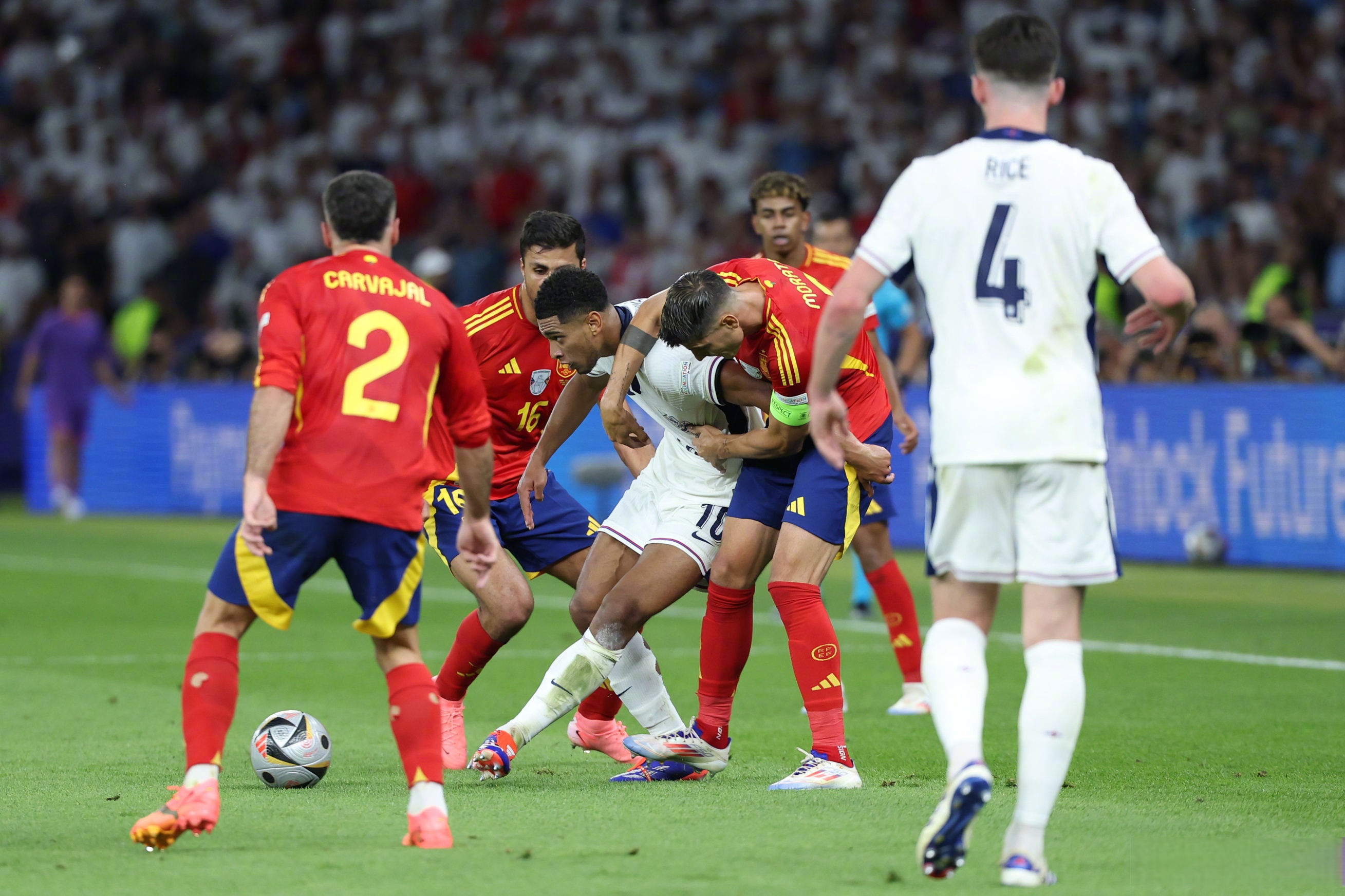 开云体育地址-关于比赛中的西班牙队表现强劲，获得胜利的信息