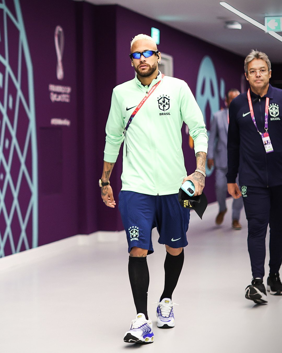 包含格罗宁根队战胜对手，顺利晋级下一轮的词条