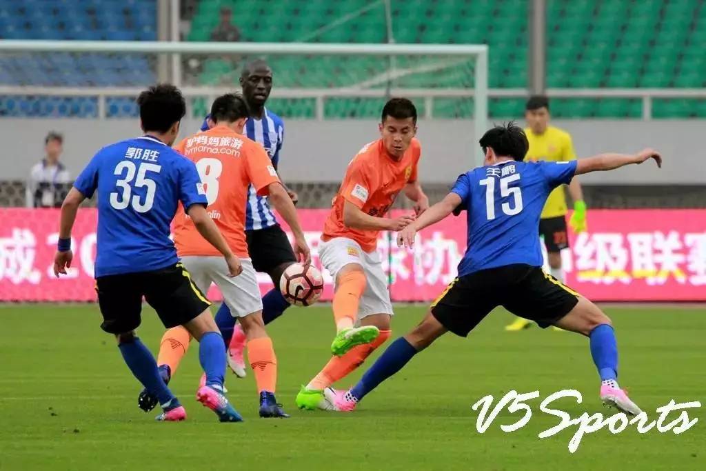 武汉卓尔全队出击，坚决冲刺